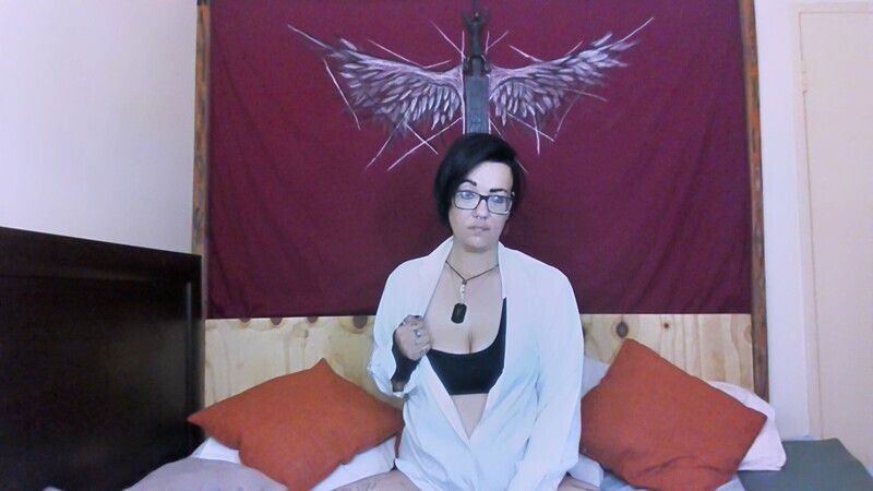 Live sex webcam photo for QueenSlade #3877577