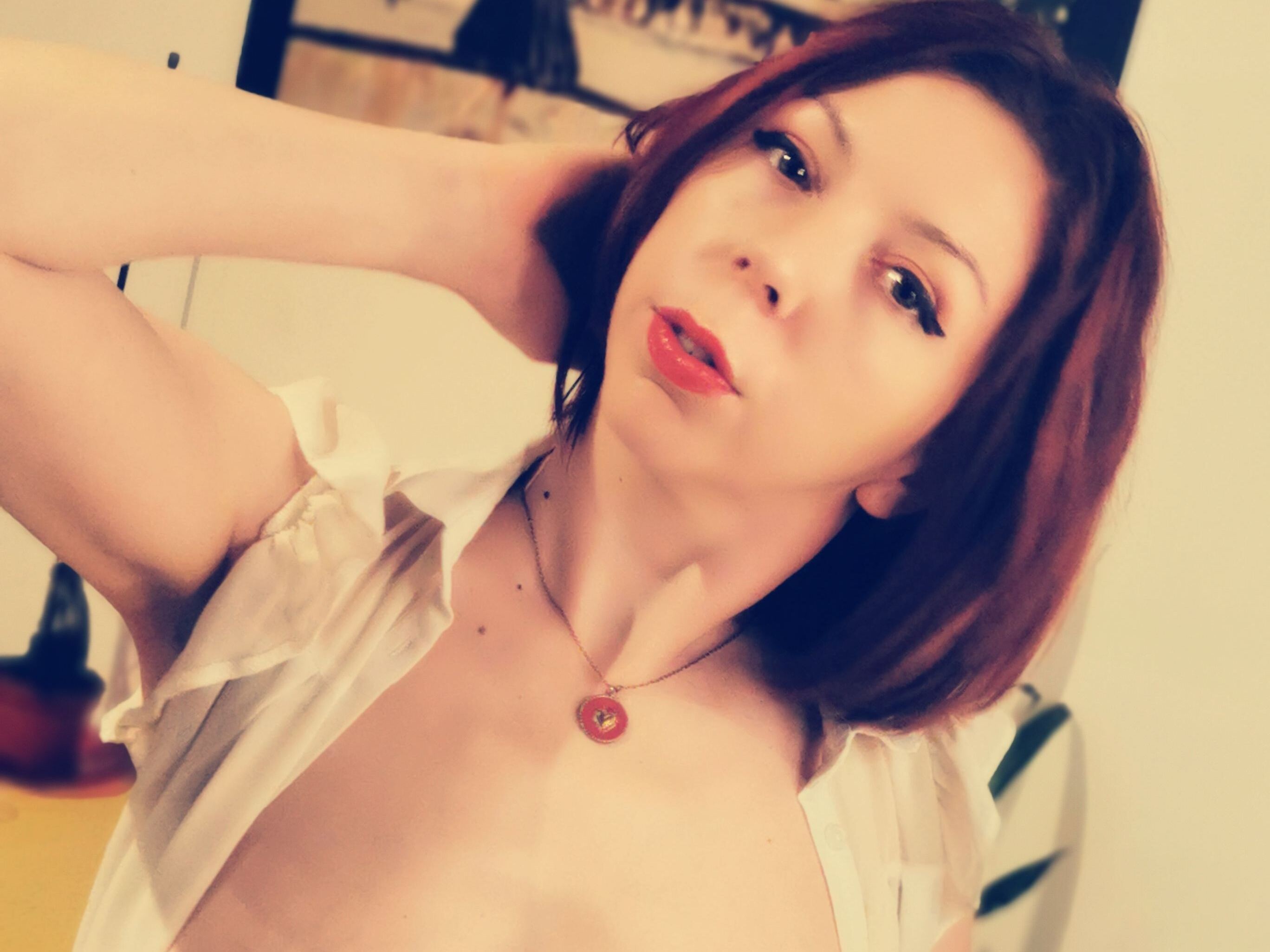 Live sex webcam photo for xAlmaBloomx #4222400