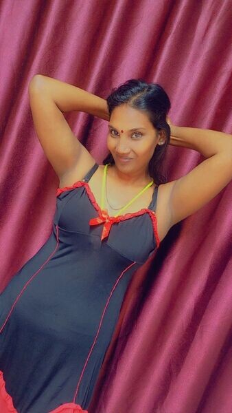 Live sex webcam photo for IndianLakshmi #4122394