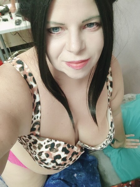 Live sex webcam photo for SheilaSnow #4198658