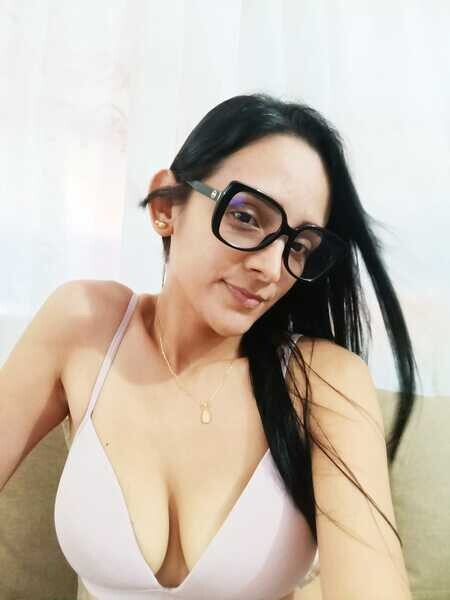 Live sex webcam photo for AriiagnaGrande18 #6316081