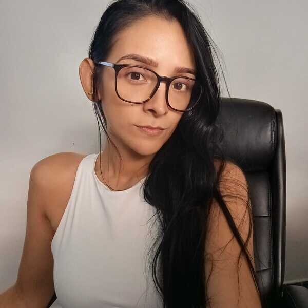 Live sex webcam photo for AriiagnaGrande18 #5342857