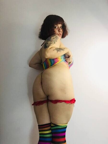 Live sex webcam photo for IckyMisty #5737451