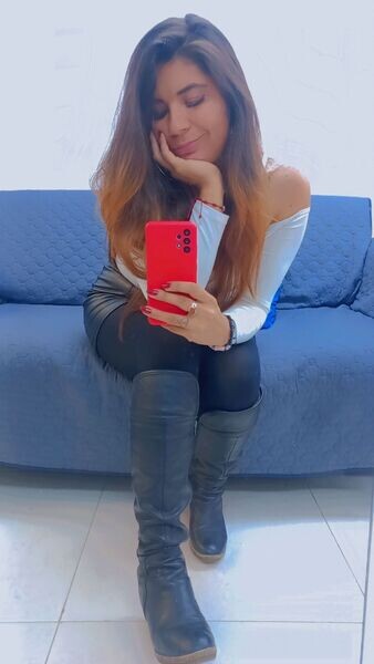 Live sex webcam photo for LunaDumont #6969541
