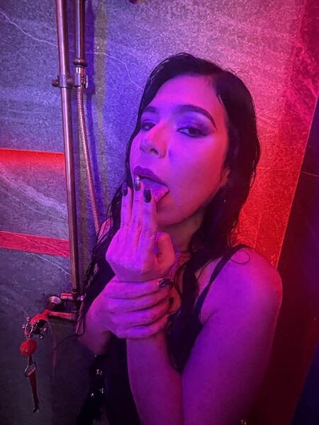 Live sex webcam photo for HannaBenson #5399530