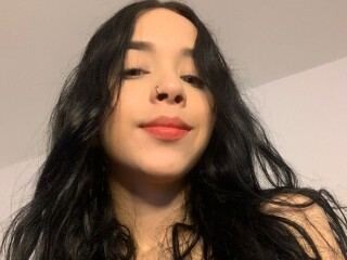 Live sex webcam photo for SaraGill21 #6111976