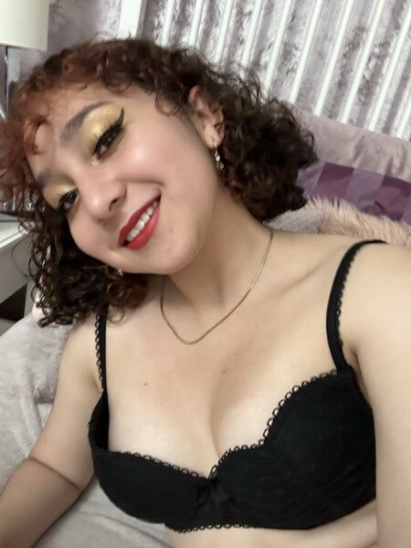 Live sex webcam photo for CurlySofia #5294885