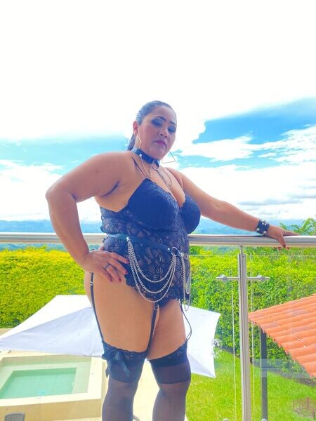 Live sex webcam photo for KarinaMendoza #7048183
