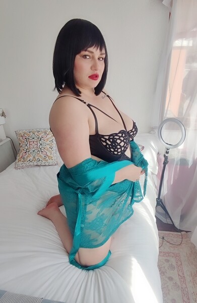 Live sex webcam photo for solegoddesstoocurvy #5555211