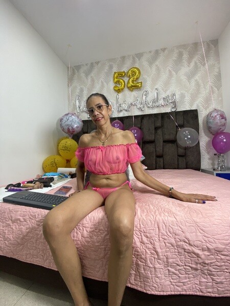 Live sex webcam photo for JuanitaDelMar #6066530