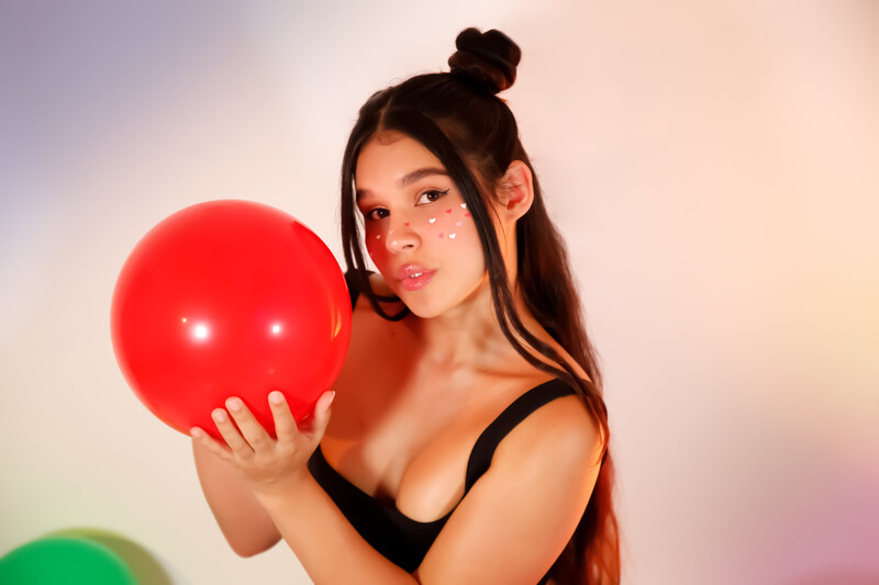 Live sex webcam photo for CarolineKim #6100825