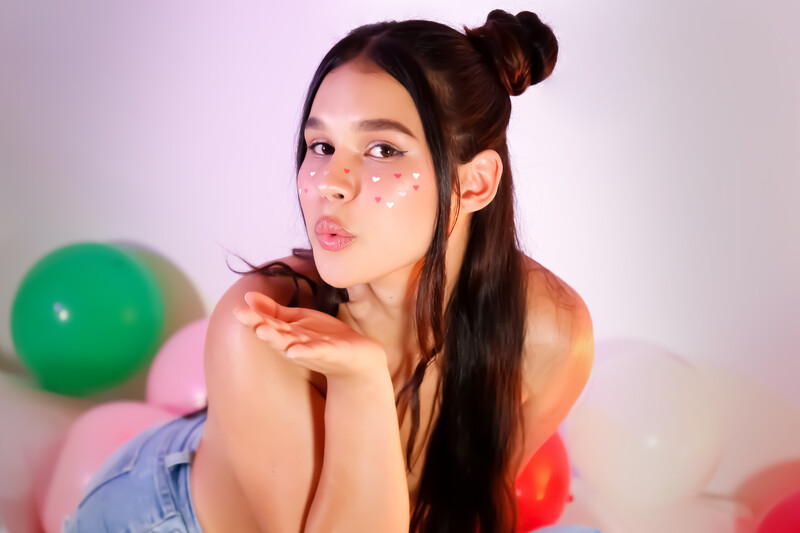 Live sex webcam photo for CarolineKim #6100853