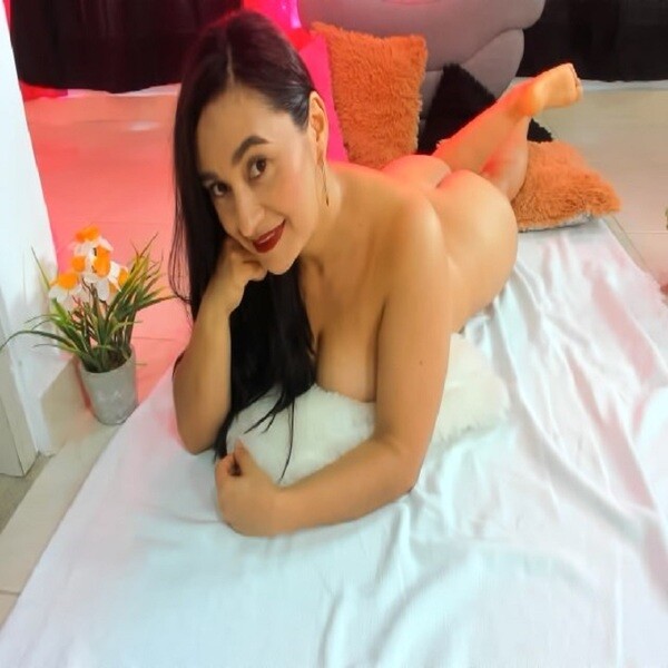 Live sex webcam photo for MirandaWainnee #6254136