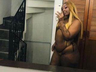 Live sex webcam photo for EBONYSHAYNA #6001854