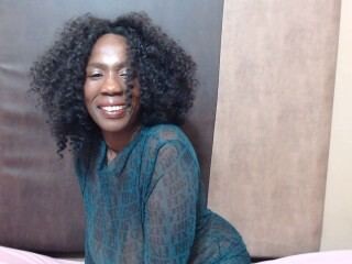 Live sex webcam photo for Afrogodess19 #6251611