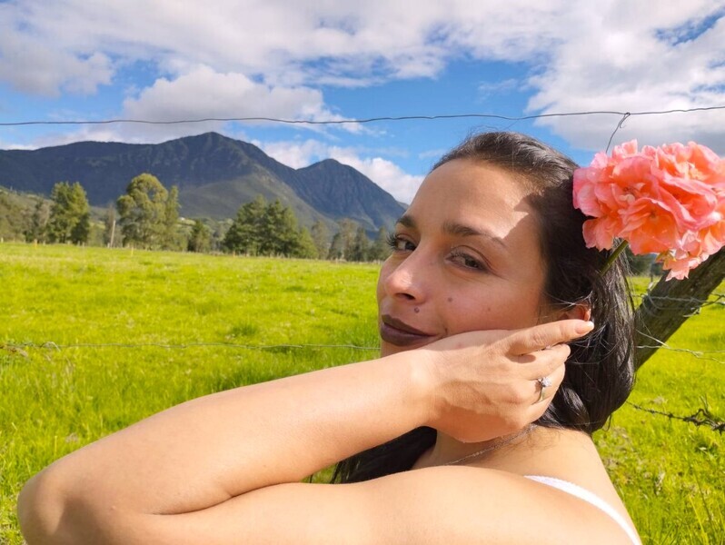 Live sex webcam photo for stangela_rivera #6306635