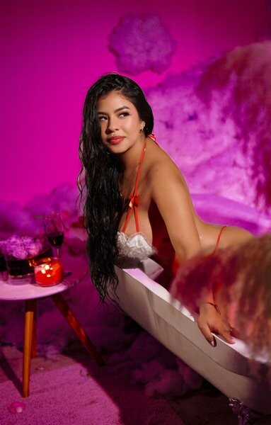 Live sex webcam photo for LilyVegaa #7401468