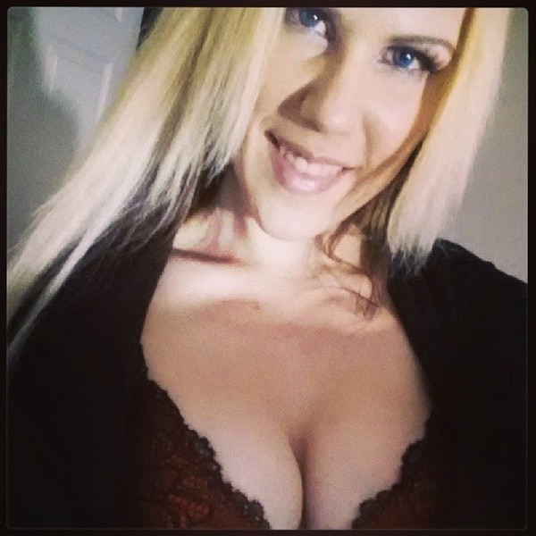 Live sex webcam photo for Emma_Frost #6181003