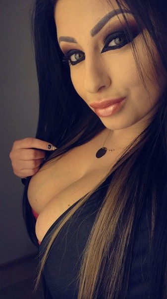 Live sex webcam photo for Elecktra23 #5862877