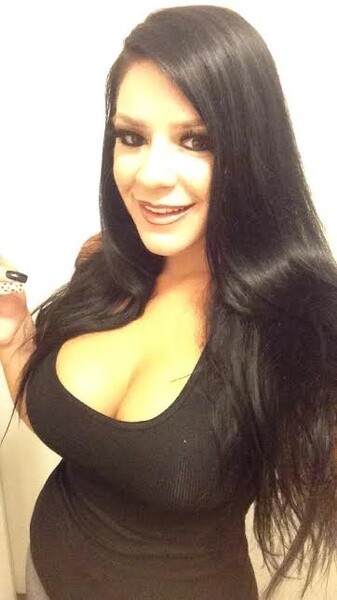 Live sex webcam photo for VanityRose #2034682