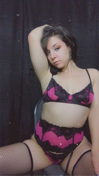 Live sex webcam photo for EmmaRaeX #2063971