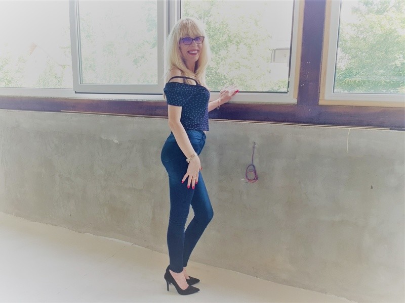 Live sex webcam photo for LadyAnais67 #2170511