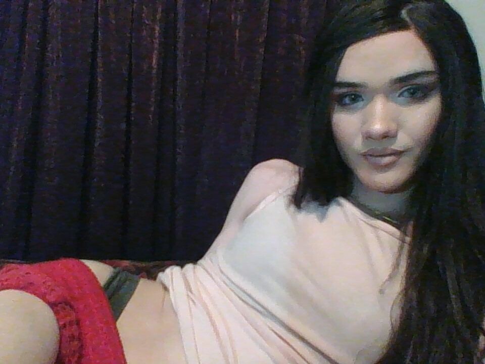 Live sex webcam photo for KylieBugatti #1654951