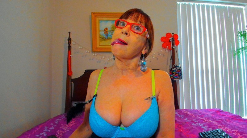 Live sex webcam photo for Cindy2SuckNow #6122669