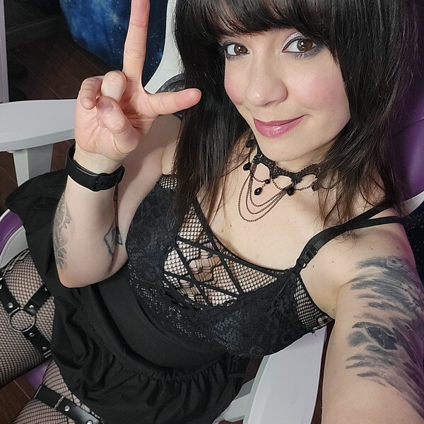 Live sex webcam photo for GoddessValkyrieRose #6277158