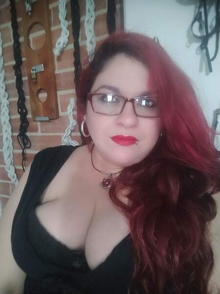 Live sex webcam photo for mistressmara_sumleah_bdsm #2143828