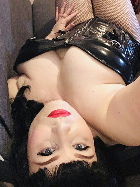 Live sex webcam photo for TheDevineMissDeviant #1946830