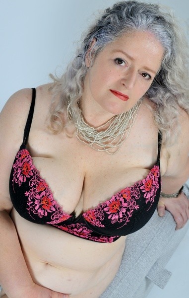 Live sex webcam photo for HelenStarUK #6036289