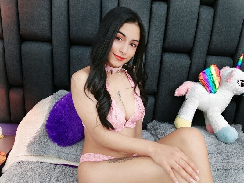 Live sex webcam photo for Emily_v #1701001