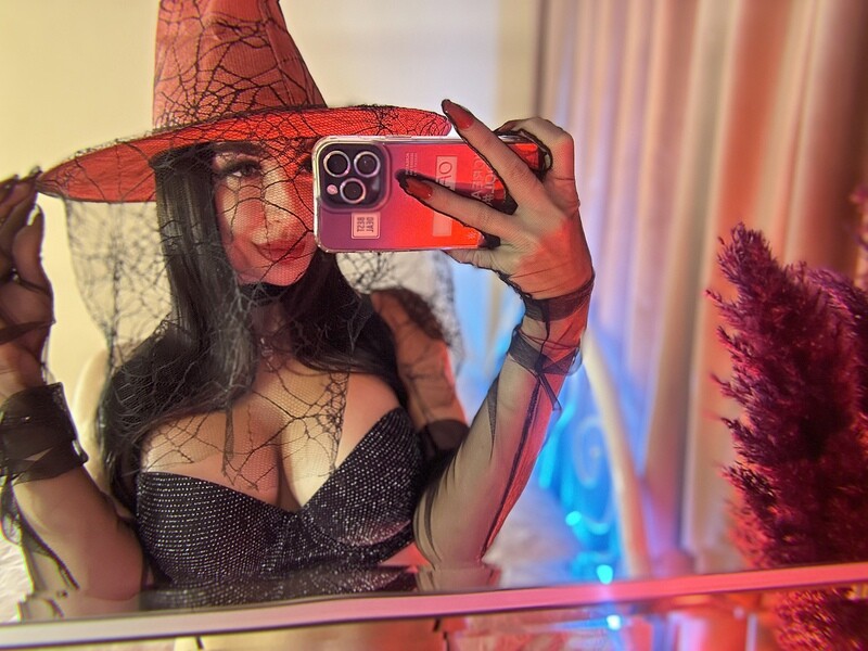 Live sex webcam photo for MissMilaniya #6541736