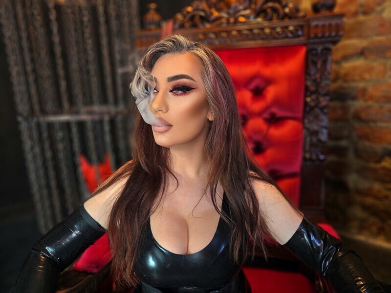 Live sex webcam photo for MiaBlackXO #6973638