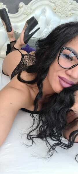 Live sex webcam photo for JadeHarris #6012687