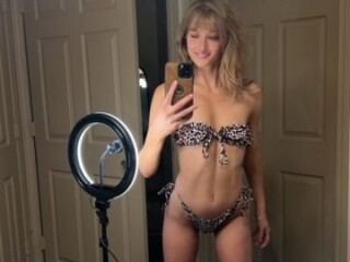 Live sex webcam photo for Bailey_AnnXXX #6228461