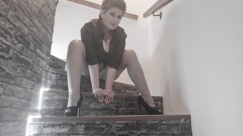 Live sex webcam photo for HellenMoon #1928519