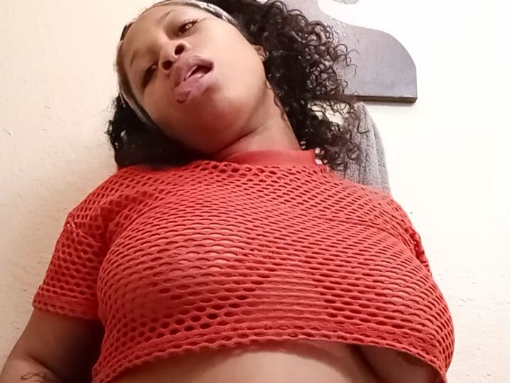 Live sex webcam photo for Lovvelyrayray #1647623