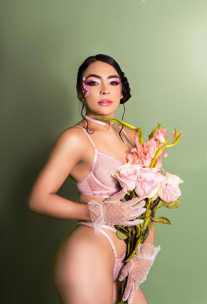 Live sex webcam photo for SaraSstonee #6929030