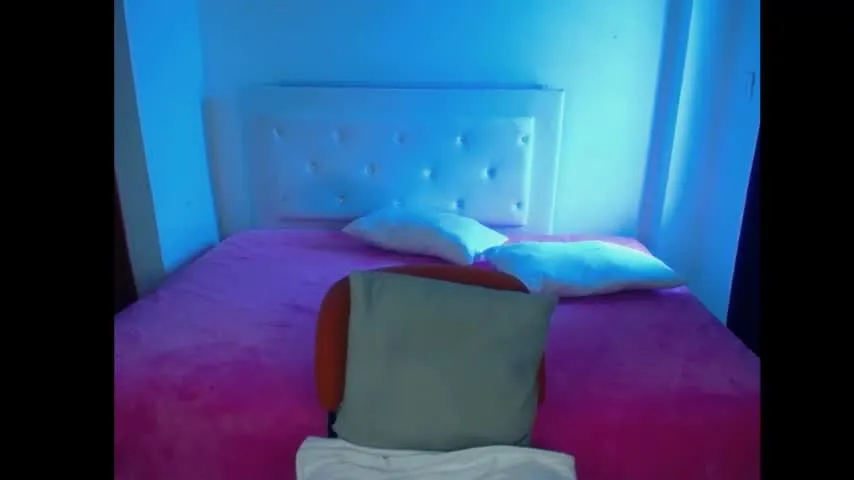Live sex webcam photo for _sweet_bella18