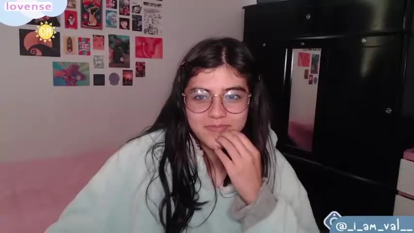 Live sex webcam photo for _valery_sky_