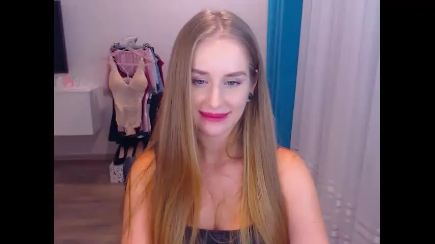 Live sex webcam photo for abigail_flex