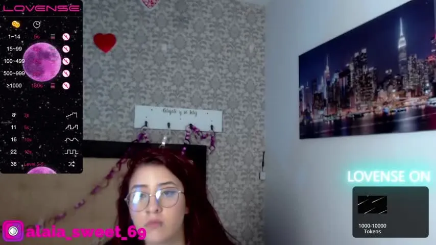 Live sex webcam photo for alaia_sweetxxx