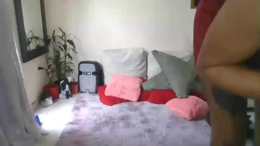 Live sex webcam photo for andreaflamel