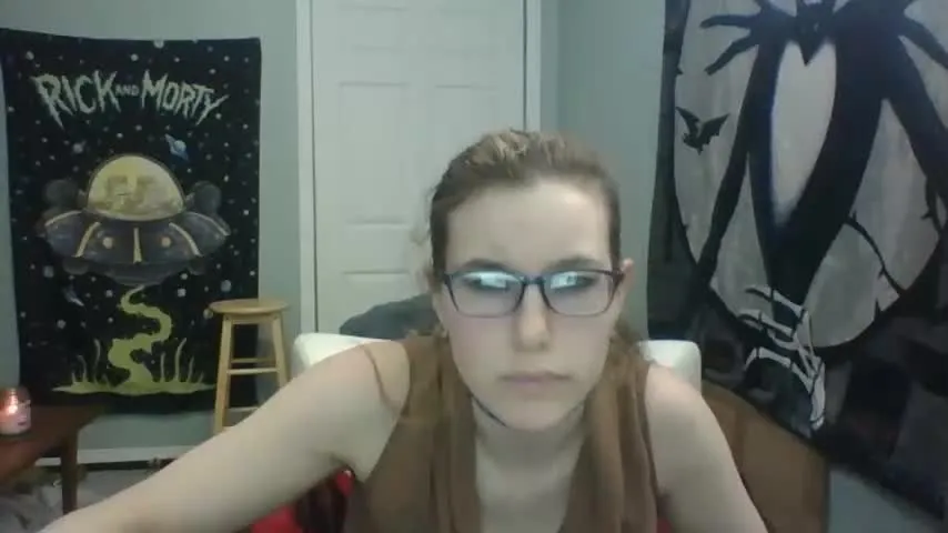 Live sex webcam photo for brattybean
