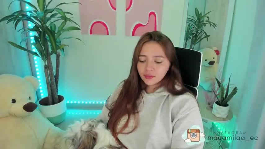 Live sex webcam photo for camila_ec2