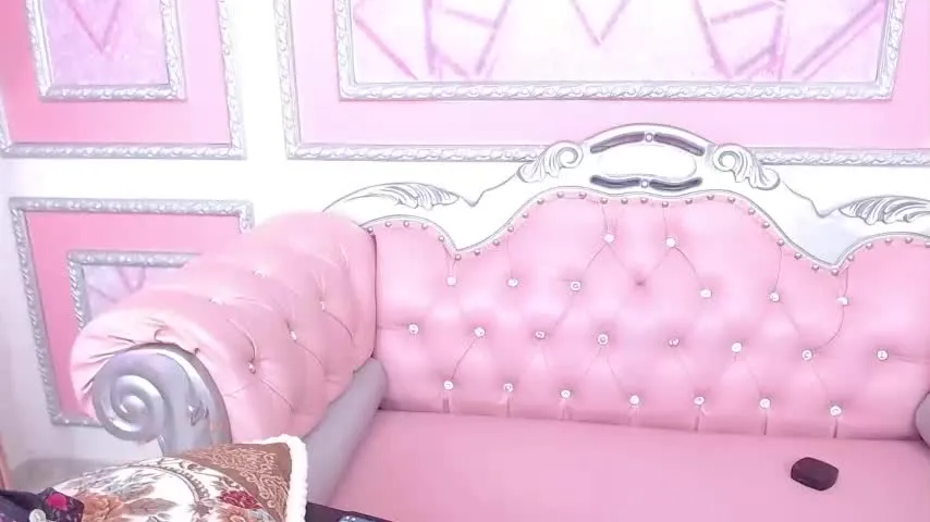 Live sex webcam photo for curvy_quen