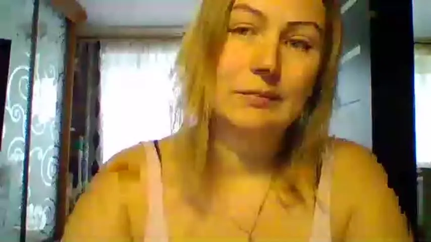 Live sex webcam photo for cutecarolina