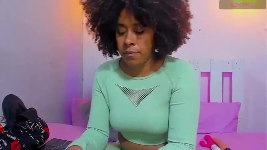 Live sex webcam photo for emmabrantt